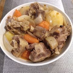 A picture of Stew Beef Tail.