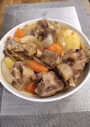 A picture of Stew Beef Tail.