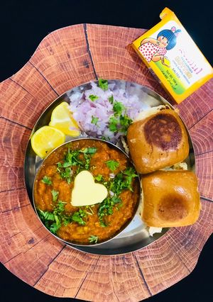 A picture of Pav bhaji.