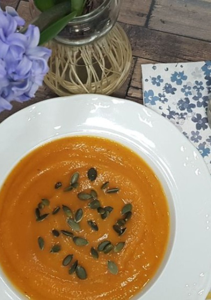 Una foto de Crema de calabaza con semillas