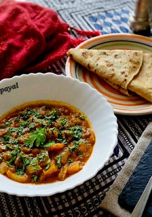 आचारी आलू सब्जी रेसिपी मुख्य फोटो