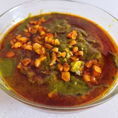 A picture of Lasooni palakh paneer.