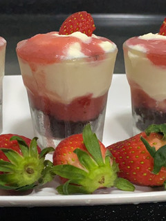 Strawberry mousse (Strawberry mousse reciep in tamil) செய்முறை முக்கிய புகைப்படம்