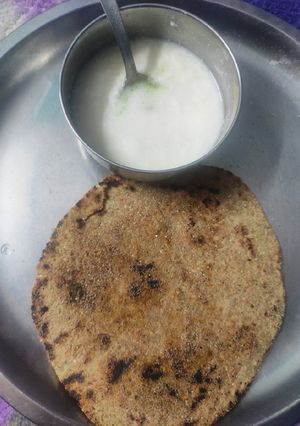 A picture of Kuttu ka paratha.