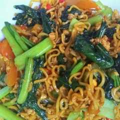 รูปของ Mie goreng instan pemadam kelaparan