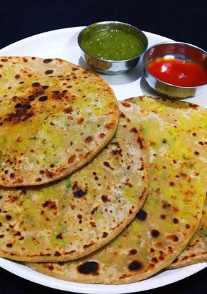 गोभी का पराठा (gobi ka paratha recipe in Hindi) रेसिपी मुख्य फोटो