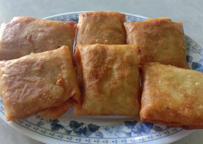 Lumpia mie basah dan telur