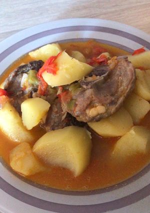 Una foto de Cuello de cordero guisado