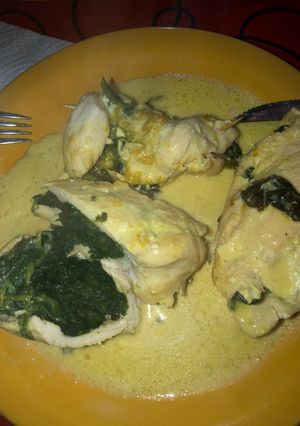 Una foto de Pechuguitas de pollo, rellena con espinacas👌👌👌