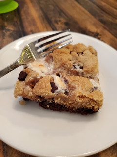 A picture of Chocolate Chip Cookie Brownies.