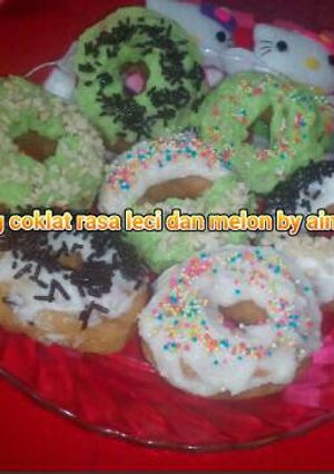 Foto resep Donut topping coklat rasa leci dan melon