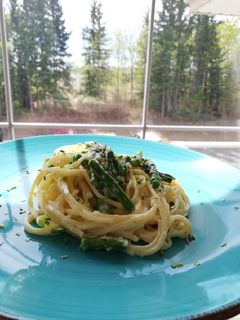 Krémes spagetti spárgával recept fotója