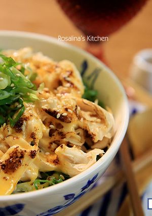 炙燒雞胸肉蓋飯。拉麵名店料理 的食譜成品照片