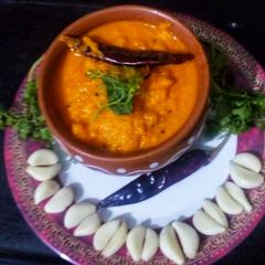 A picture of Tomato- Garlic-Coconut Chutney.