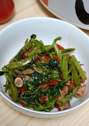 Foto resep Tumis Kangkung Cumi Asin Saos Tiram
