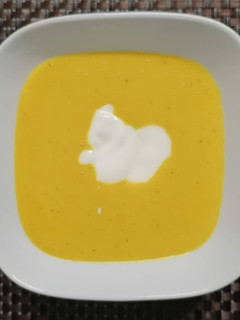 Una foto de Crema de elote estilo hindú