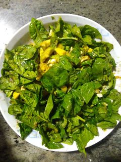 Una foto de Ensalada de espinacas