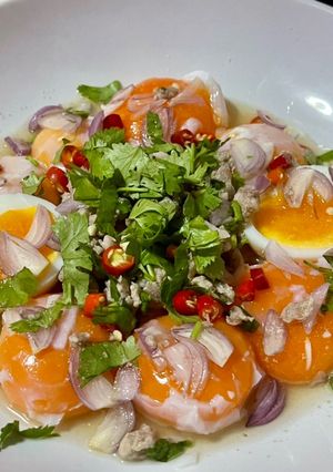 รูปของ ยำไข่ต้มลาวา 🥚🐣