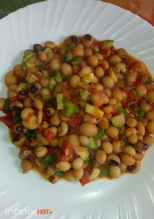 A picture of Mnjugu mawe (Bambara groundnuts).