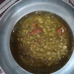 A picture of Moong dal(green moong).