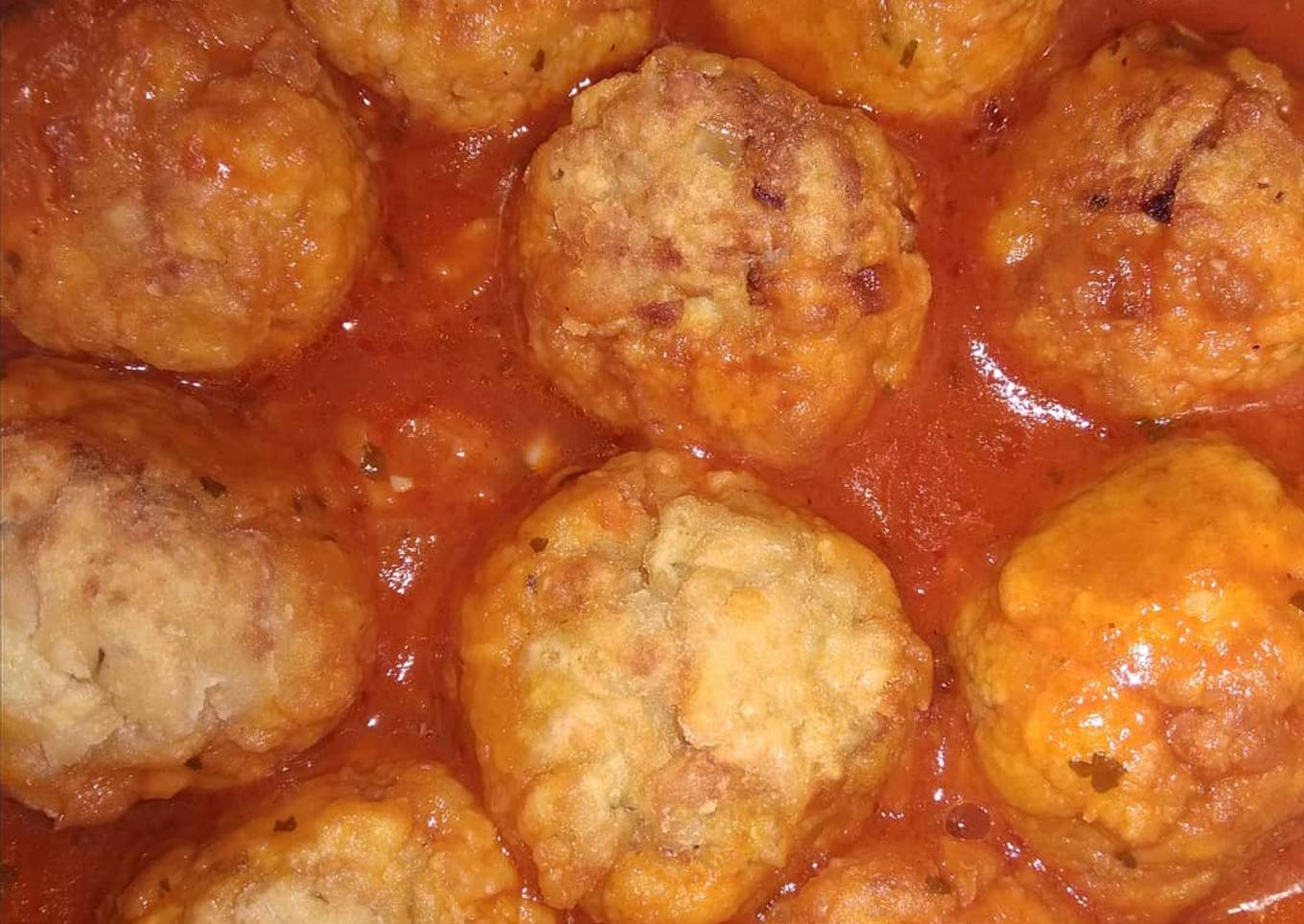 Albóndigas de proteína de guisante en salsa de vino