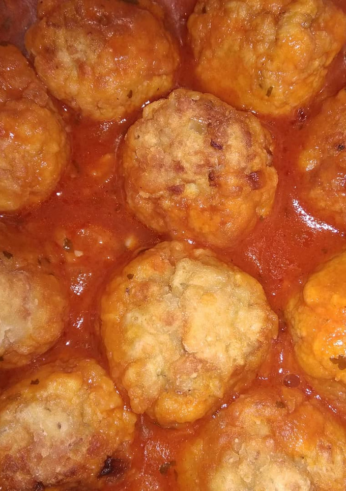 Una foto de Albóndigas de proteína de guisante en salsa de vino