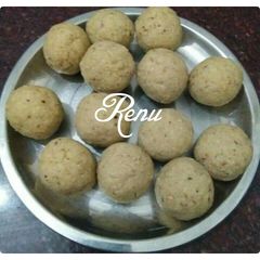 A picture of Oats Ke ladoo.