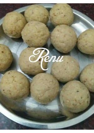 A picture of Oats Ke ladoo.