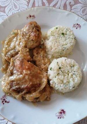 Mustáros-tejszínes csirkecomb recept fotója