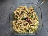 Mediterraner Nudelsalat