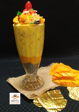 राॅयल मॅंगो मस्तानी फालूदा (mango mastani falooda recipe in marathi) रेसिपी चे मुख्य फोटो