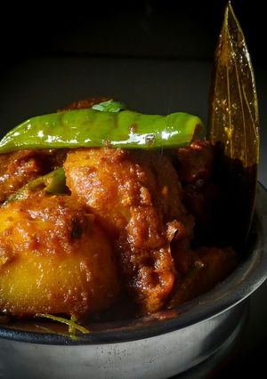 নিরামিষ আলুর দম(Niramis aloor dum recipe in Bengali) রেসিপির প্রধান ছবি
