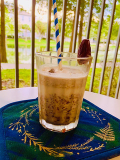 ডেটস মিল্কশেক (Dates Milkshake Recipe in Bengali) রেসিপির প্রধান ছবি