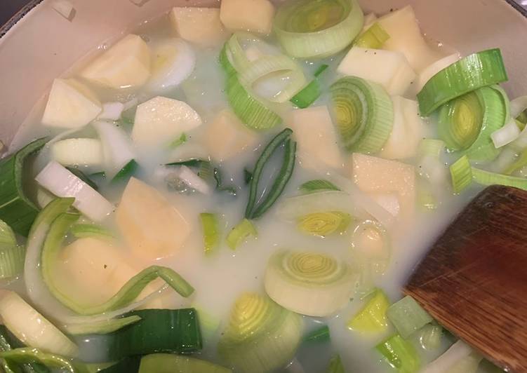 Easiest Way to Prepare Speedy Leek and potato soup