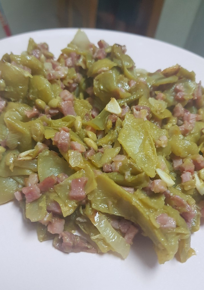 Una foto de Judías con jamón
