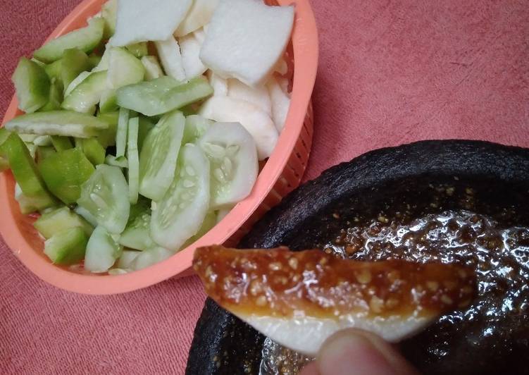 Rujak manis / lutisan sambal plus kacang ala dapur lisa