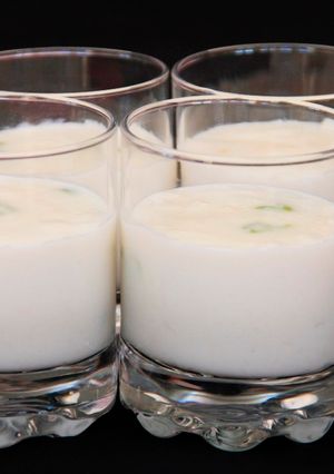 Una foto de Leche con habas. Postre sirio fácil y rápido