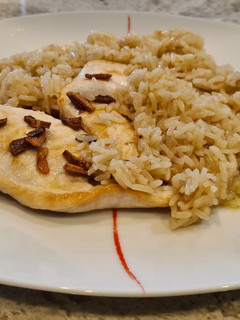 Una foto de Arroz blanco al ajo y laurel