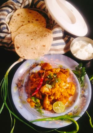 A picture of Gobhi Aloo ki sabji 😋😋 cauliflower and potato sabji 😋.