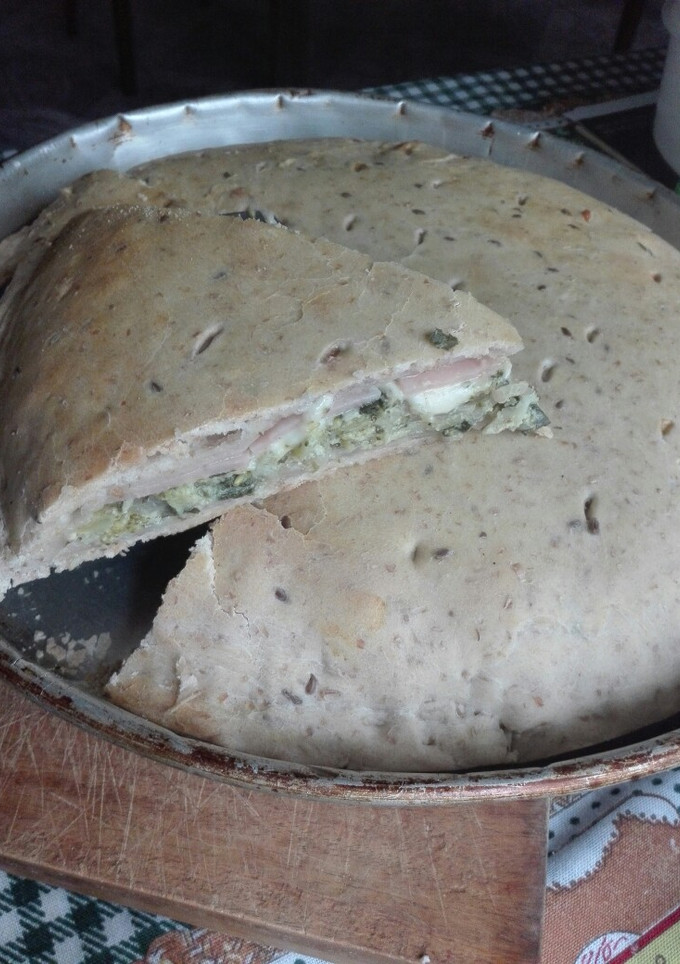 Una foto de Tarta de brócoli con masa casera con semillas😋❤