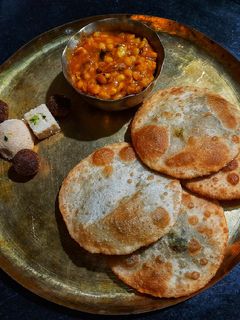 কড়াইশুঁটির কচুরি(Koraishutir kachori recipe in Bengali) রেসিপির প্রধান ছবি
