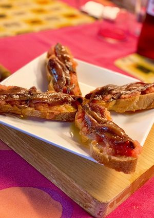 Foto principal de Canapés de tomate natural con anchoas🍅