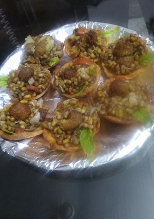 शॉर्ट बाइट कटोरी स्प्राउट चाट रेसिपी मुख्य फोटो