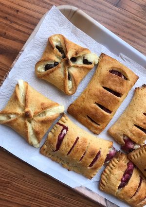 Gluténmentes meggyes-túrós táska recept fotója
