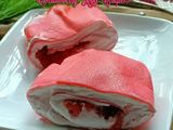Strawberry Roll Crepe