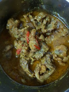 Hình của món Gà kho sả ớt.
