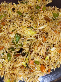चाईनीज फ्राइड राइस (Chinese fried rice recipe in Hindi) रेसिपी मुख्य फोटो