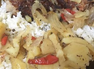 Una foto de Pechito de cerdo horneado con papas en salsa agridulce (con Coca Cola)