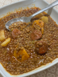 Una foto de Lentejas con chorizo y boniato, para una alimentación saludable y rica