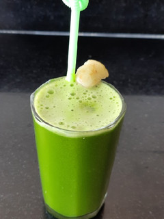 આમળા પાલક નું જ્યુસ(Amla palak juice recipe in gujarati) રેસીપી મુખ્ય ફોટો